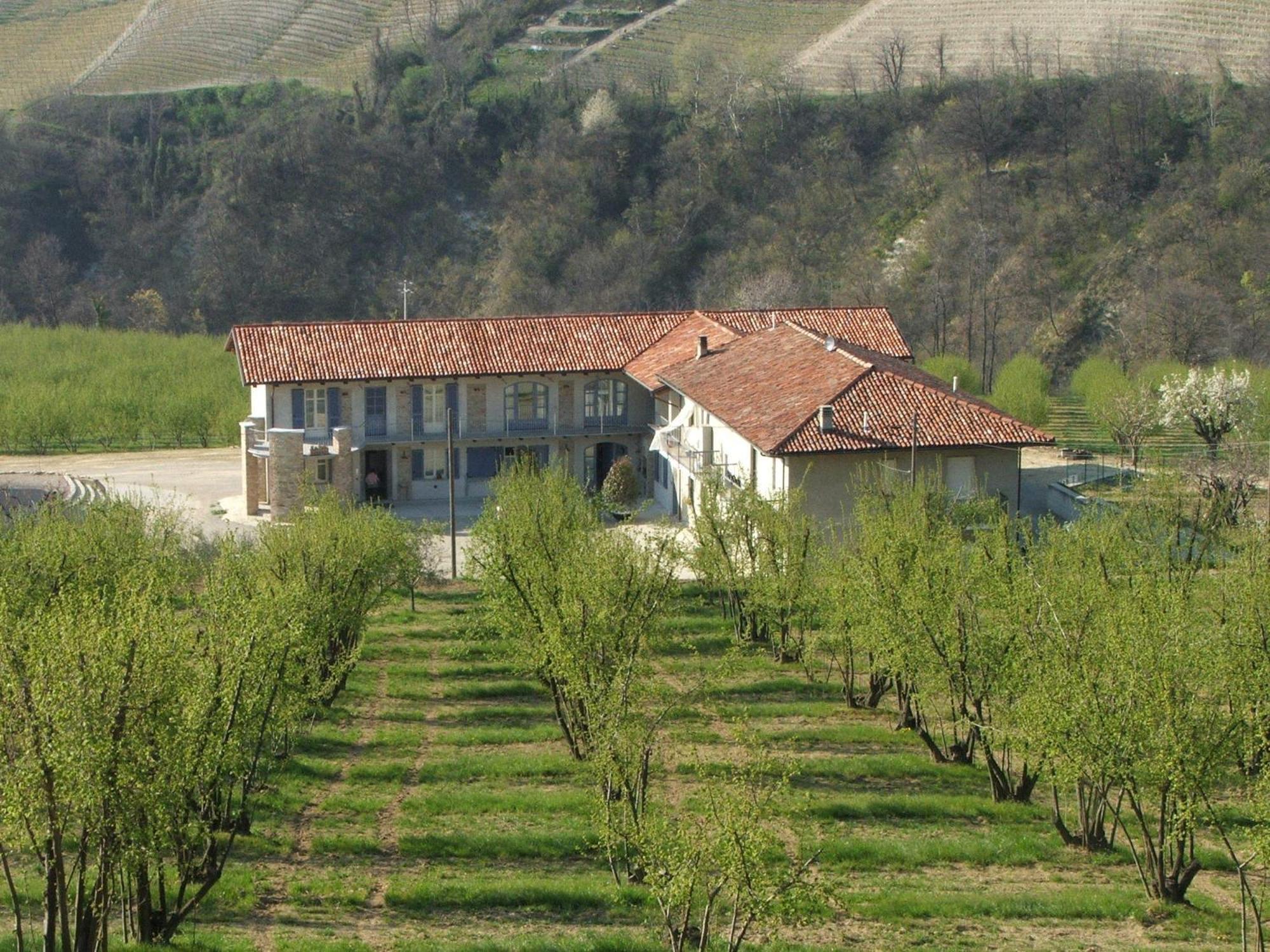 Cascina Giardini Guest House Alba  Exterior photo